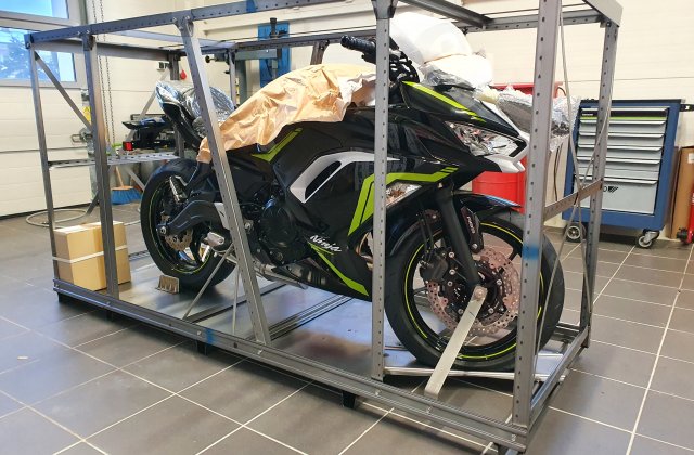 dostawa-motocykli-2021-salon-kawasaki-rzeszow-kielce-lublin-ninja650.jpg