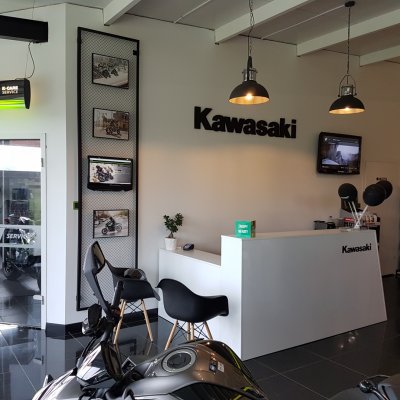 Autoryzowany salon Kawasaki wnętrze